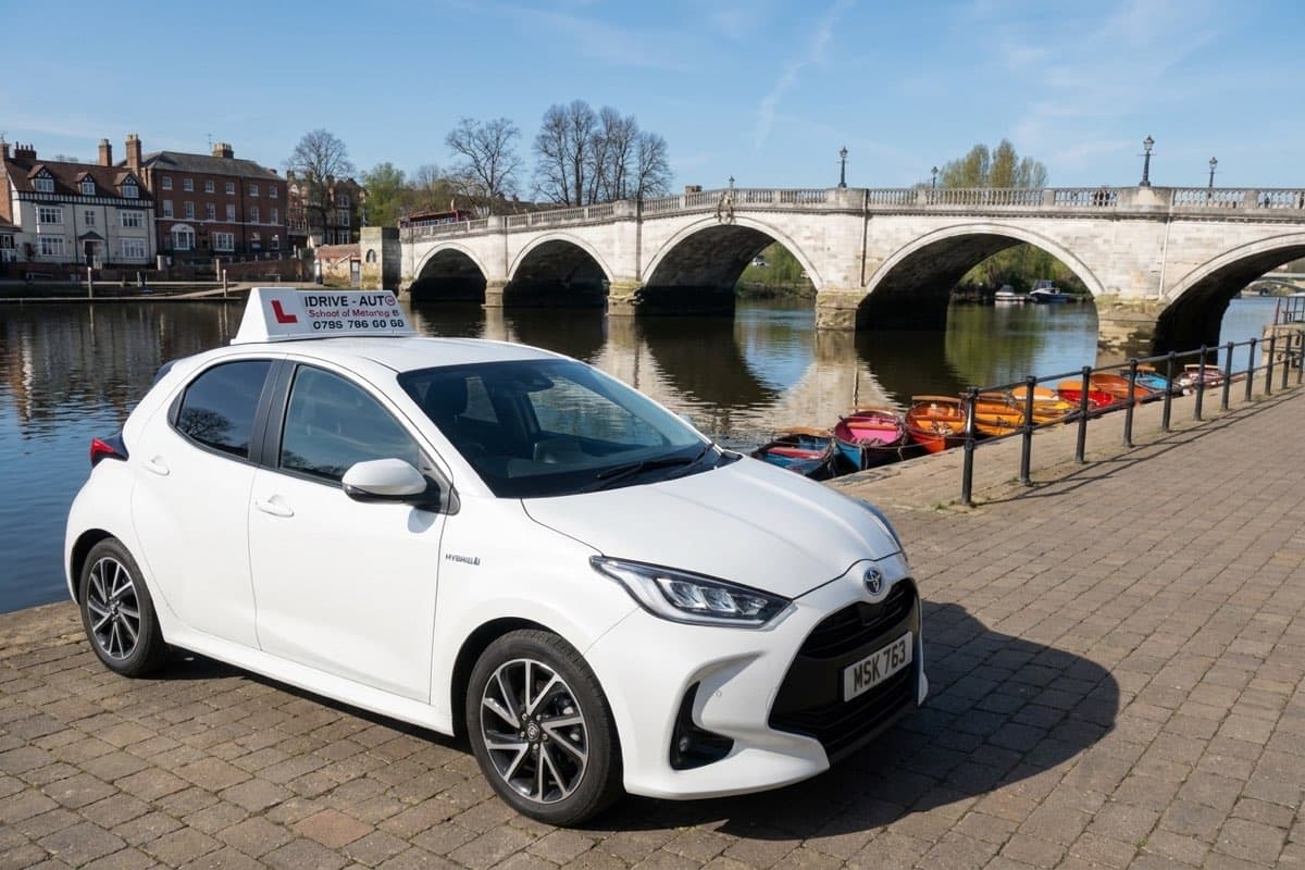 iDrive Auto driving school car by Kingston Bridge, ready for driving lessons in Kingston upon Thames
